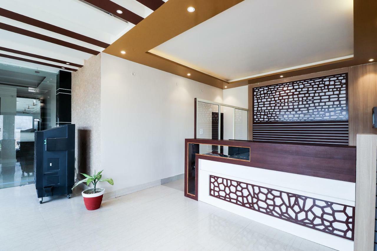 Oyo 39959 Hotel Bandhan Bahraich ภายนอก รูปภาพ