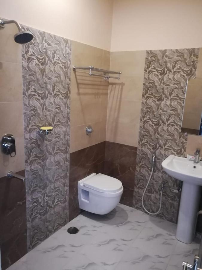 Oyo 39959 Hotel Bandhan Bahraich ภายนอก รูปภาพ